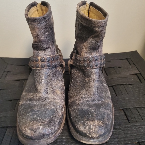 Frye size 8 boots - Picture 2 of 2